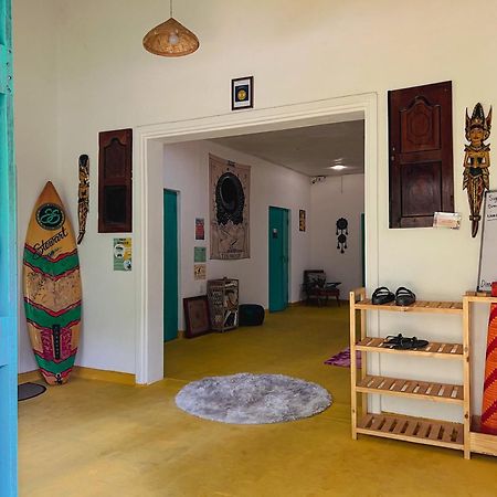 Lazy Monkey Surfhostel - Sri Lanka ディックウェラ エクステリア 写真